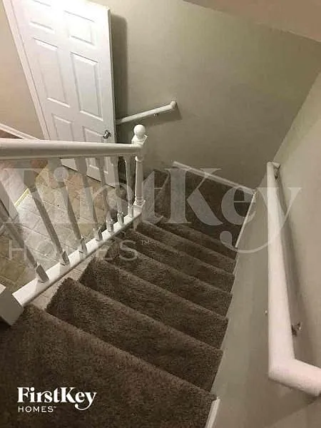 3 bed, 1.0 bath, 1320 sqft, $3,095 — Photo 3
