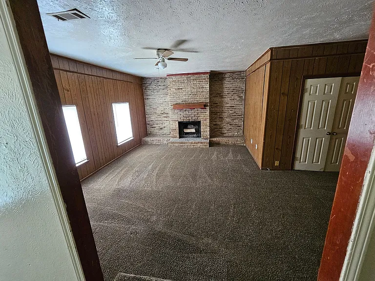 1621 E Park Blvd — Photo 10
