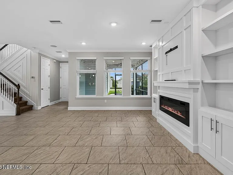 187 Beale Ave — Photo 16