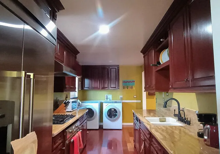 21323 Conradi Ave — Photo 2