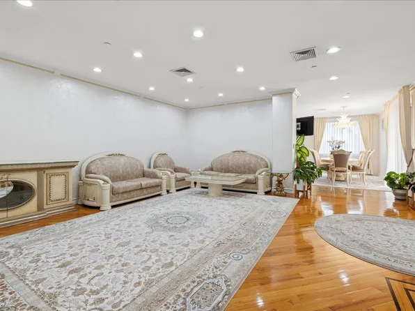 99-31 66th Avenue image 6 of 26