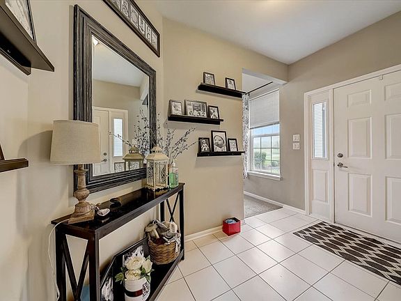 3rd image of 23907 McMullin Cir