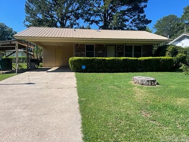 1st image of 701 Kennedy Dr