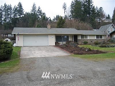 1st image of 204 Jensen Lane N