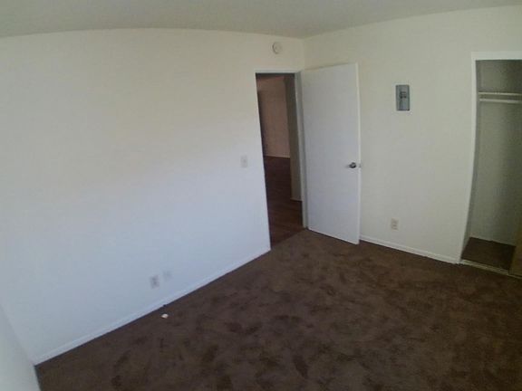 4th image of 1236 W Gardena Blvd APT D