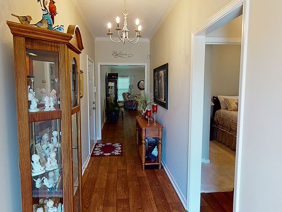 5th image of 122 Belhaven Dr