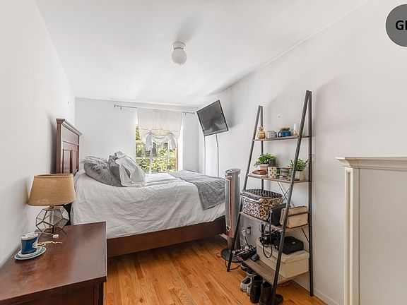 5th image of 319 1st Ave #4A