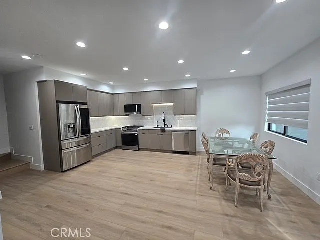 8613 Oakdale Ave — Photo 9