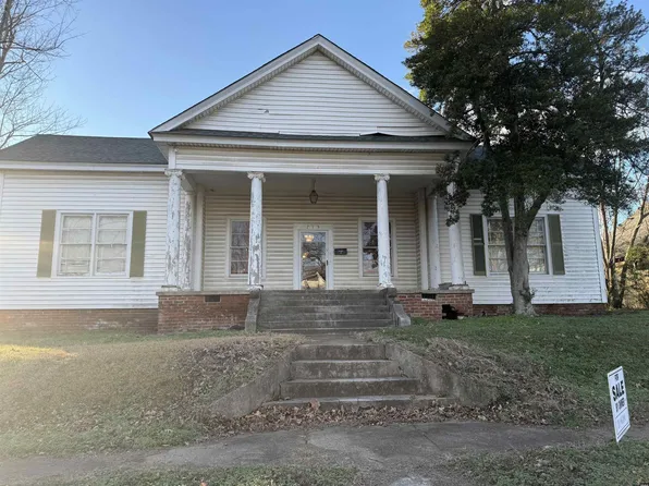 715 S 3rd St, Union City, TN 38261