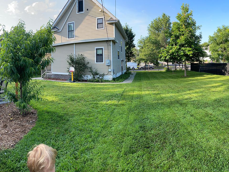1st image of 795 Edmund Ave