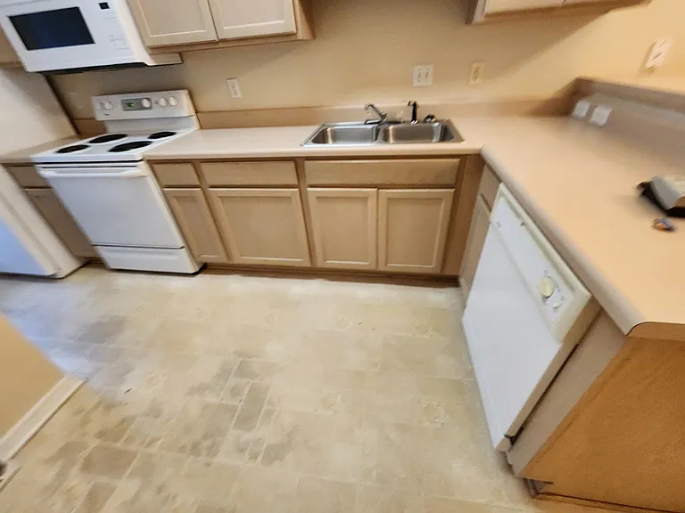 9580 Cobblebrook Dr — Photo 5