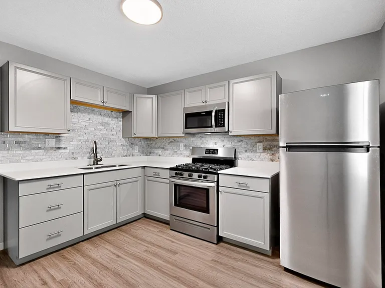 1812 Buena Vista Dr SE #4 — Photo 16