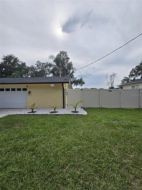 1 bed, 1.0 bath, 450 sqft, $1,200 — Photo 1