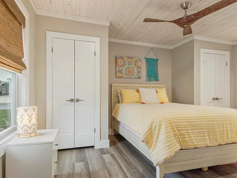 307 Dolphin Dr — Photo 18