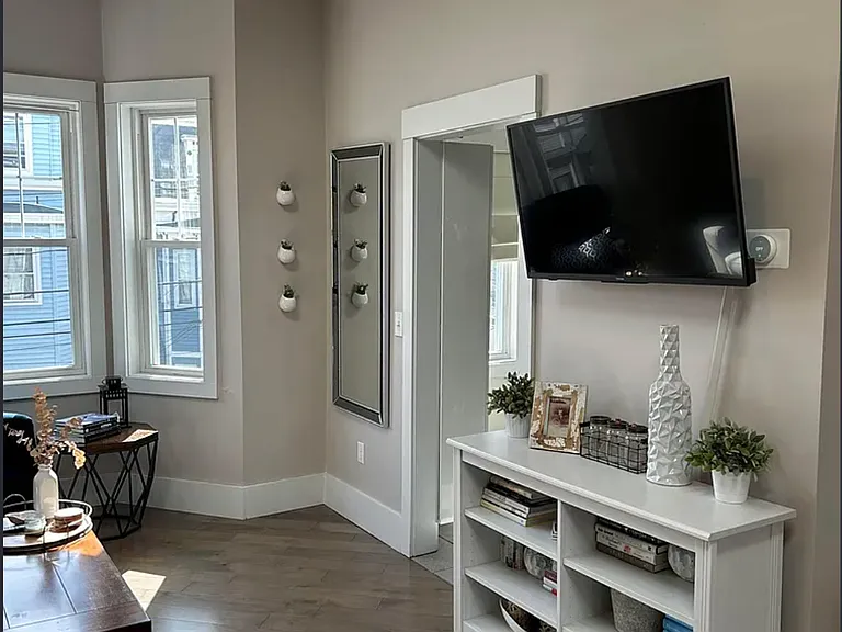284 Princeton St #2 — Photo 3