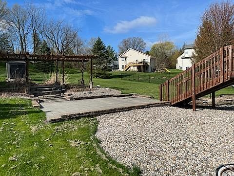 2nd image of 2117 Shiloh Hills Dr SE