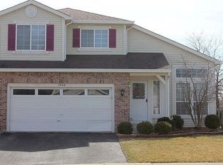 1008 S Pleasant Hill Gate, Waukegan, IL 60085