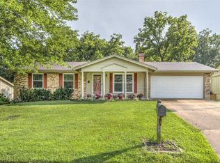 65 Crescent Hills Dr, Saint Peters, MO