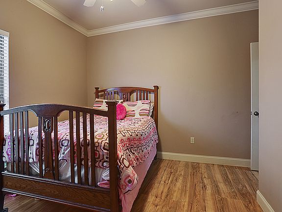 2nd image of 6372 Summerlin Dr