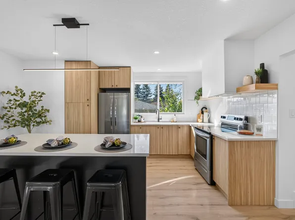 11411 Malmo Rd NW, Edmonton, AB T6H 4M3