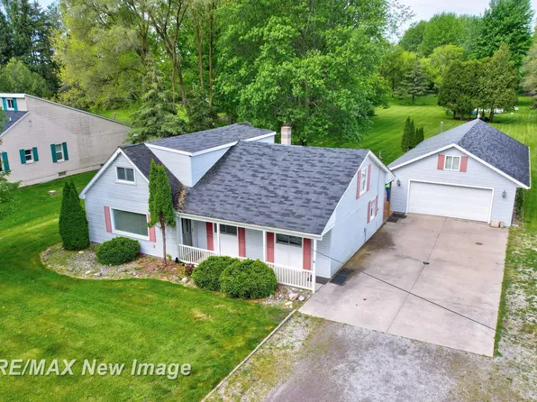 3216 Weigl Rd, Saginaw, MI 48609