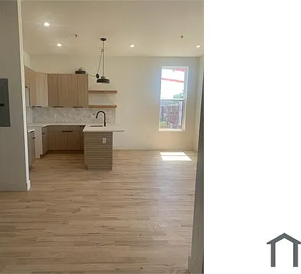 3001 Ridge Ave #3 — Photo 1