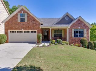 5652 Leaf Ridge Ln, Buford, GA 30518