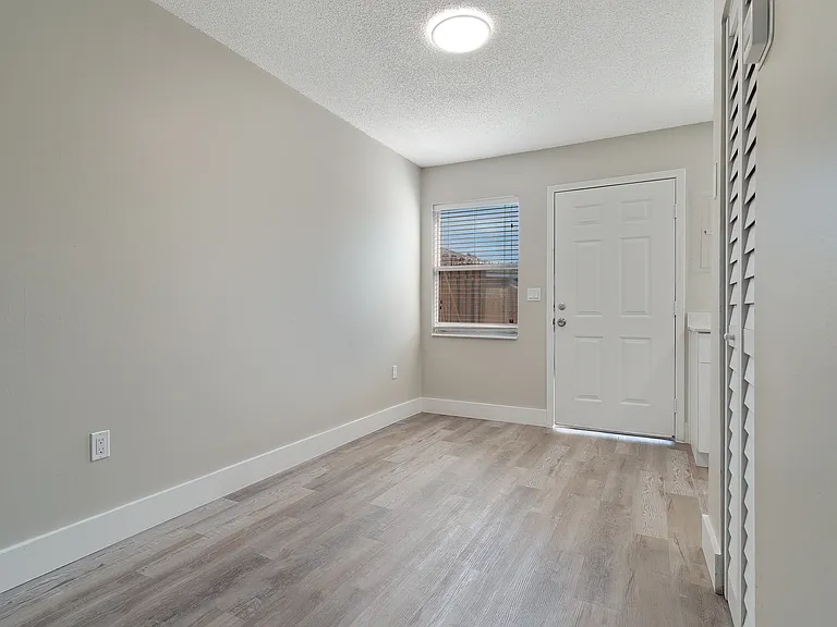 Emerald Cove West — Photo 7