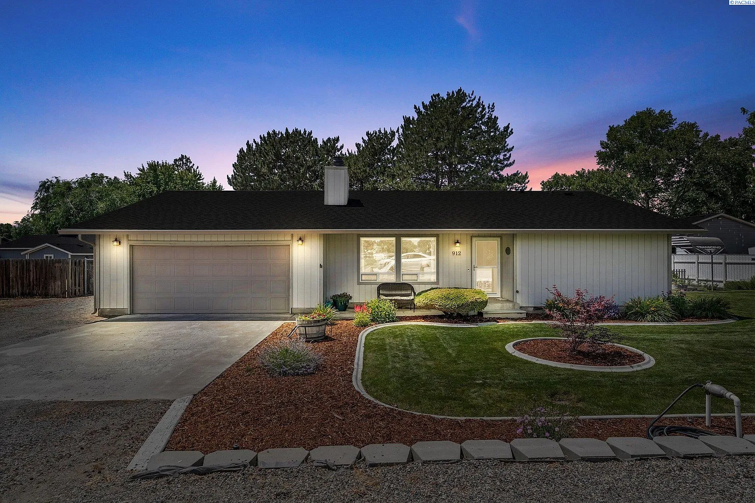 912 Road 44 photo 1