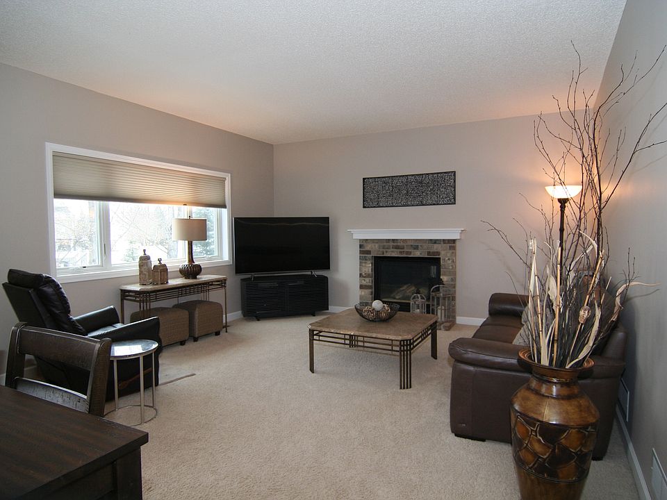 2nd image of 206 Sibley Cir