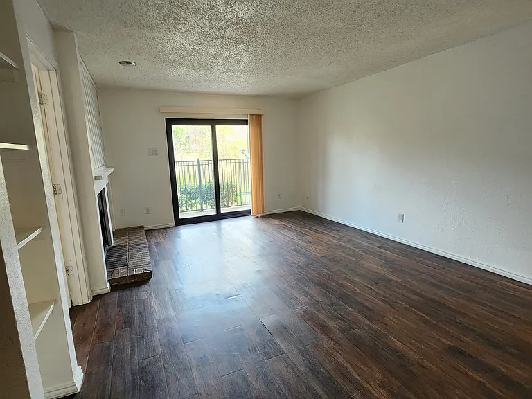 8109 Skillman St #1021 — Photo 2