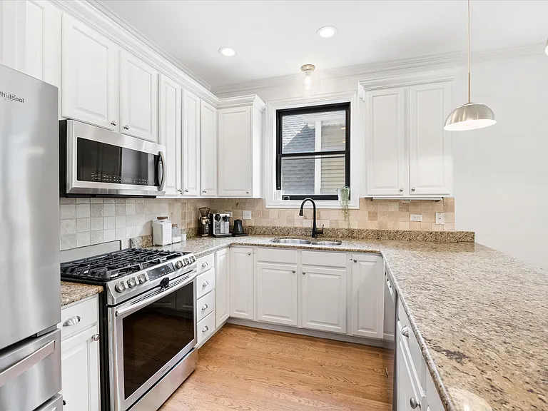 3827 N Greenview Ave #2S — Photo 9