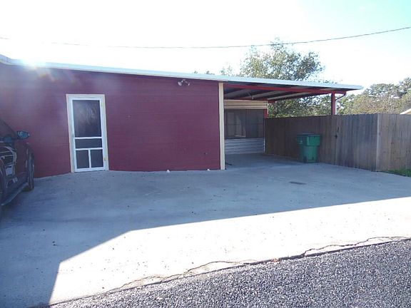 2nd image of 305 E Broadway St