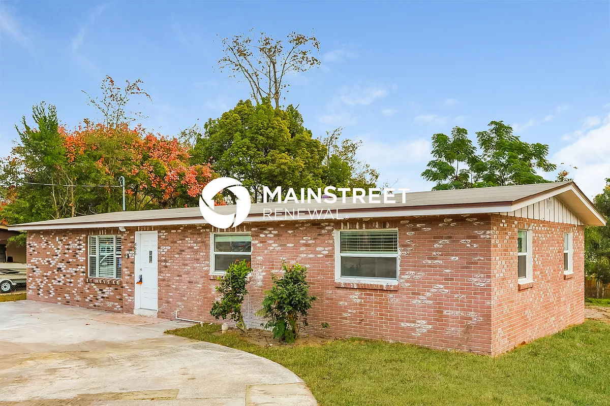Front View - 495 Sigsbee Rd