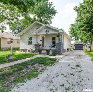 717 W Poplar St, Taylorville, IL, 62568