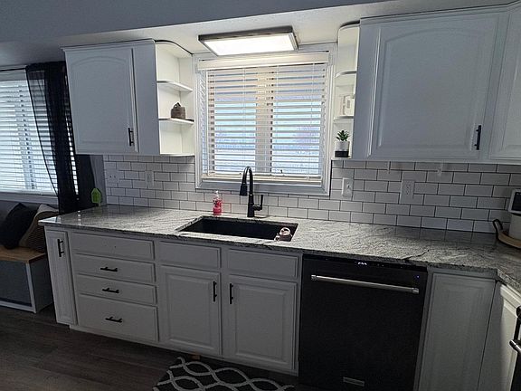 3rd image of 302 Grace Ave