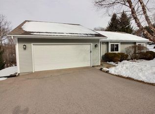 5496 Sheil Dr, Oregon, WI 53575