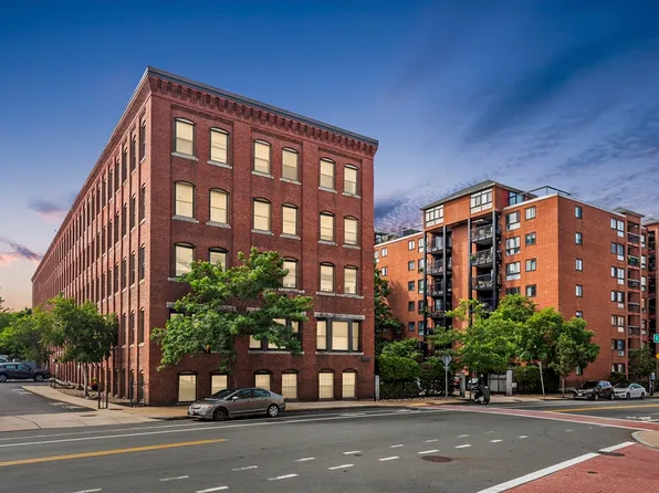 50 Rantoul St APT 109, Beverly, MA 01915