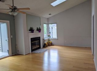 11713 Summerchase Cir APT A, Reston, VA 20194