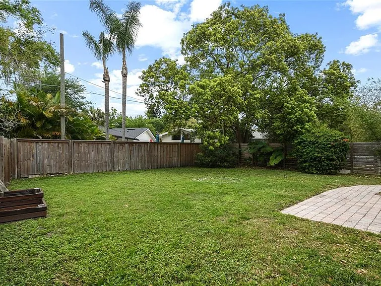 1627 Orange Ave — Photo 4