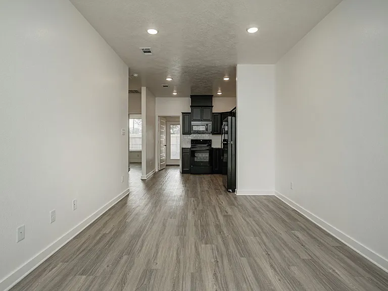 1608 W 5th St #1 — Photo 7