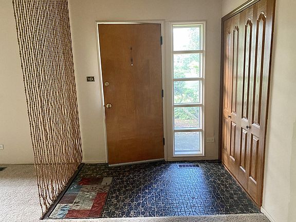 3rd image of 5734 Howard Ave