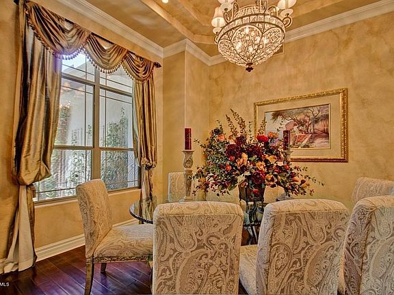 Dining RM and Chandelier