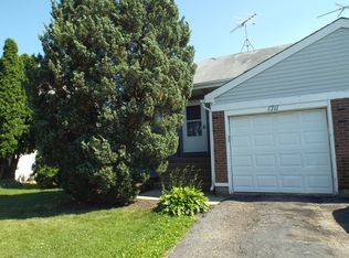 1711 De Forest Ln, Hanover Park, IL 60133