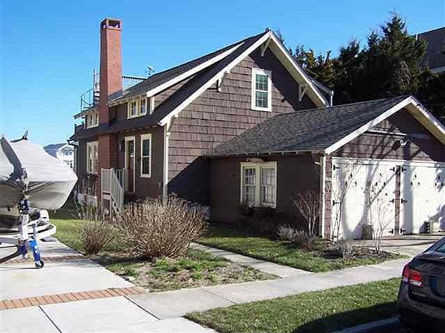 2nd image of 9928 Corinthian Dr