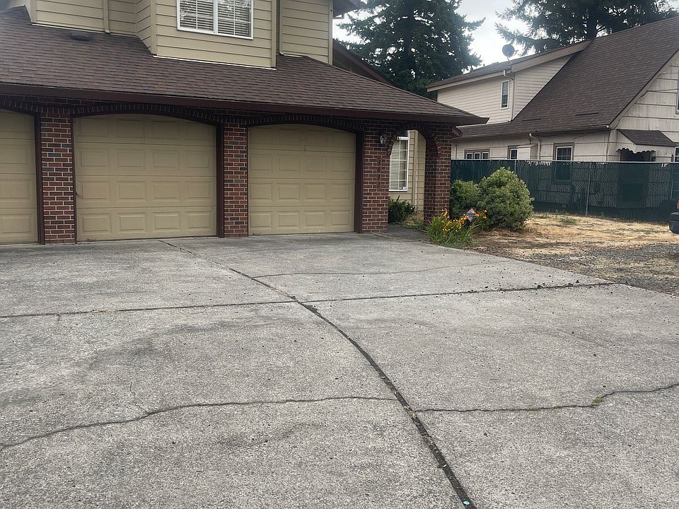 1st image of 3012 SE 157th Ave