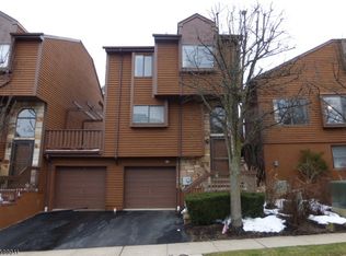 15 Powderhorn Dr, Rockaway, NJ
