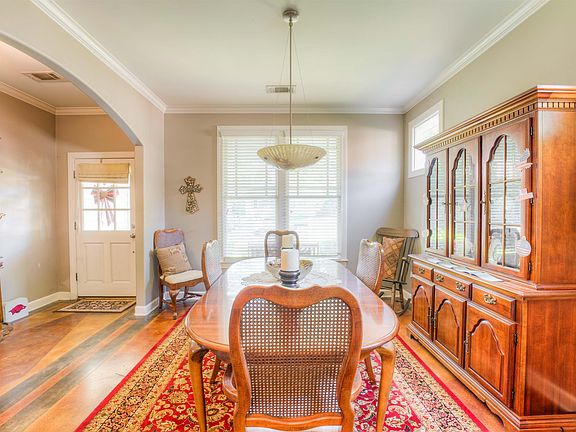 3rd image of 2440 Parkway Pl