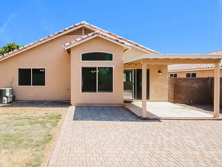8748 E Crescent Ave — Photo 18