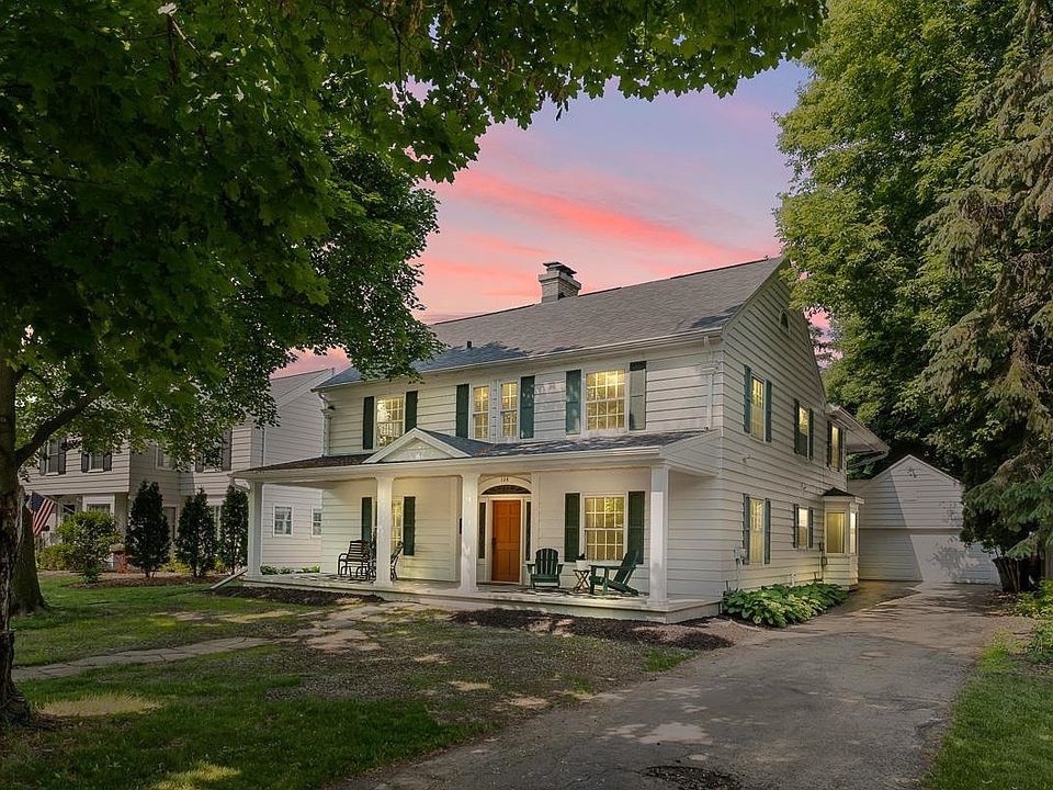 1st image of 328 Park Dr